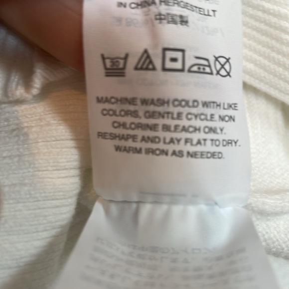 Women’s J. Crew M white long sleeved sweater nice arm detailing boat neck knit - Picture 11 of 11